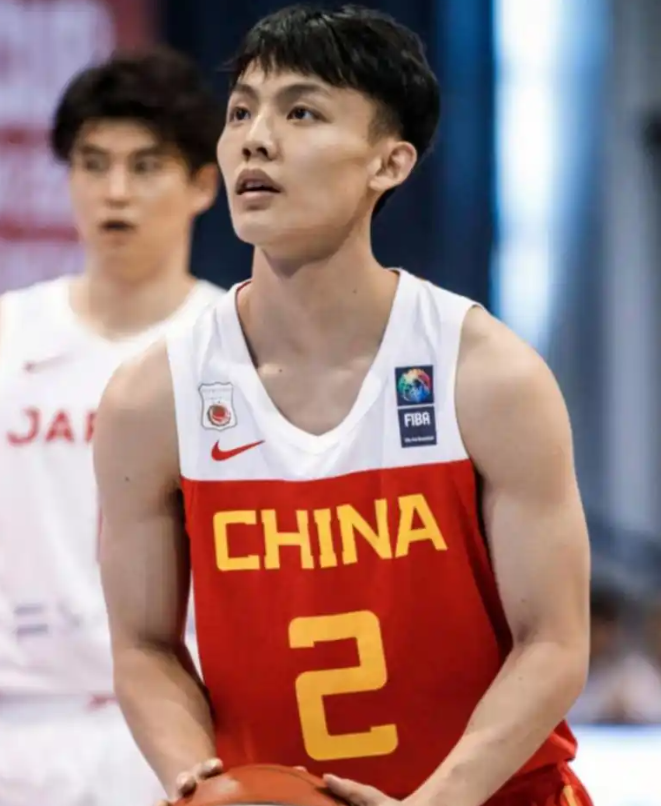 世界杯直播客户端下载-官宣！中国男篮大名单出炉，广东三人入选，周琦缺席，庞峥麟惊喜